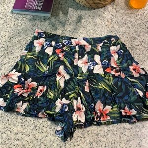 Hollister pleated shorts/skirt